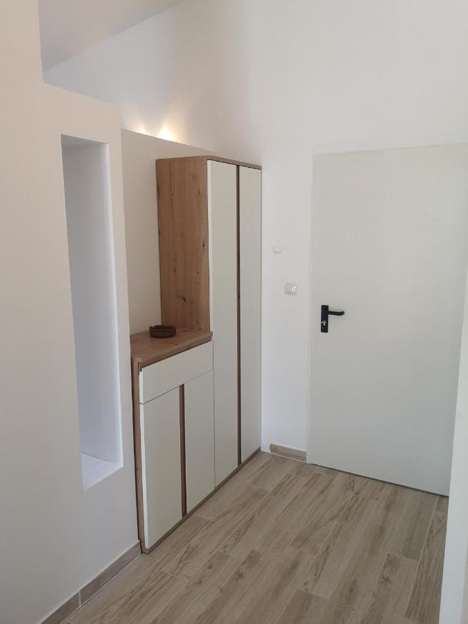 Apartment Nada 2 Malinska Eksteriør bilde